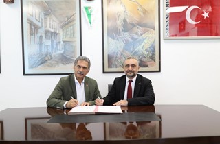 Dünyanın En Büyük Atatürk İmzası Yenilendi